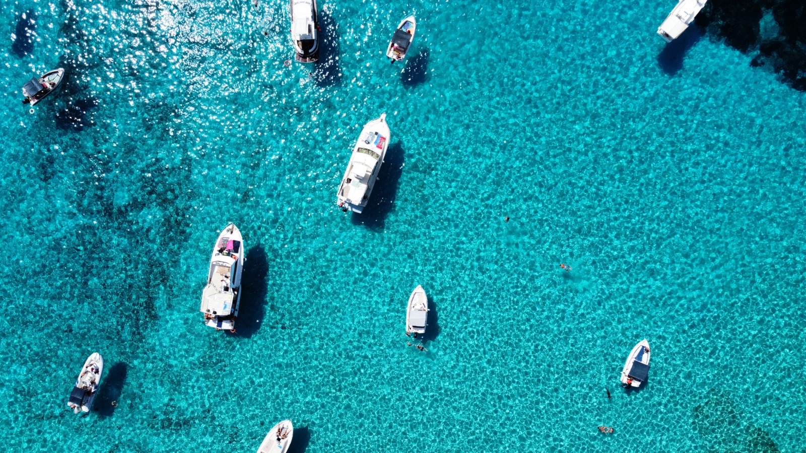 Calette di Lampedusa viste dal mare